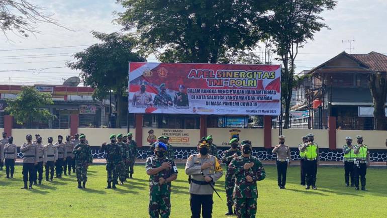 Perkuat Sinergitas, TNI Polri Apel Bersama Di lapangan Bhayangkara Polres Salatiga