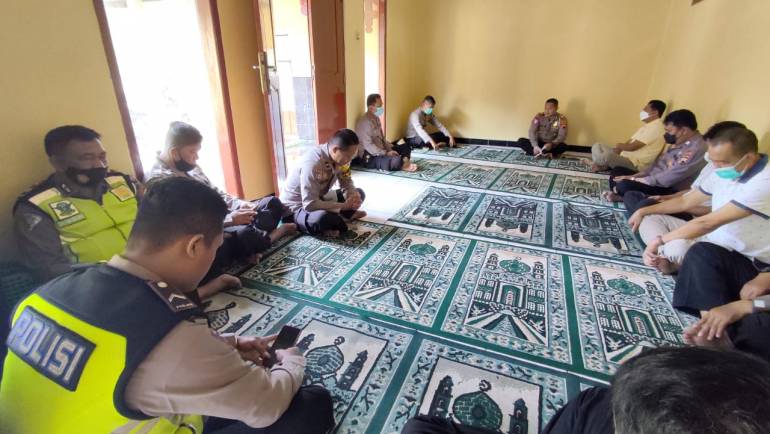 Cegah Faham Radikalisme Dan Intoleransi, Polsek Sidomukti Giatkan Pengajian Rutin Kamis Religi ( KAJI ) Di Musholla Al-huda