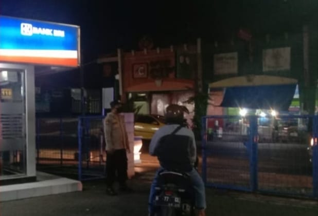 Patroli Polsek Sidomukti Himbau Nasabah Yang Transaksi Melalui ATM Waspada Penipuan Online