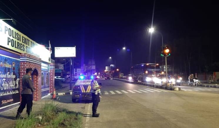 Antisipasi Gangguan Kamtibmas Patroli Malam Polsek Tingkir Sambang Ke Exit Tol Salatiga