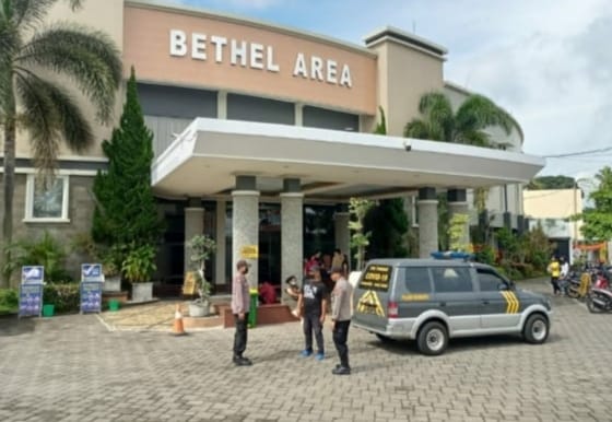 Antisipasi Gangguan Kamtibmas, Polsek Sidomukti Pam Gereja Bethel Area Saat Ibadah Minggu Pagi