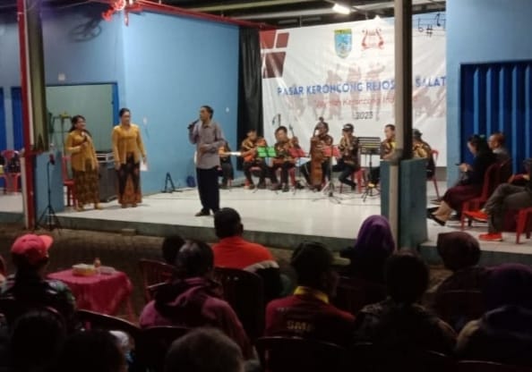 Polsek Sidomukti Pam Pentas Musik Kroncong Di Pasar Rejo Sari