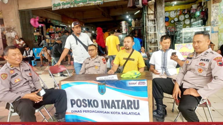 Polres Salatiga Tingkatkan Patroli Pasar Raya Salatiga Antisipasi Kepadatan Pengunjung Jelang Idul Fitri 2023