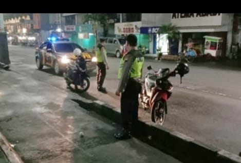 Polsek Sidomukti Patroli Blue Light Di Jalan Jendral Sudirman