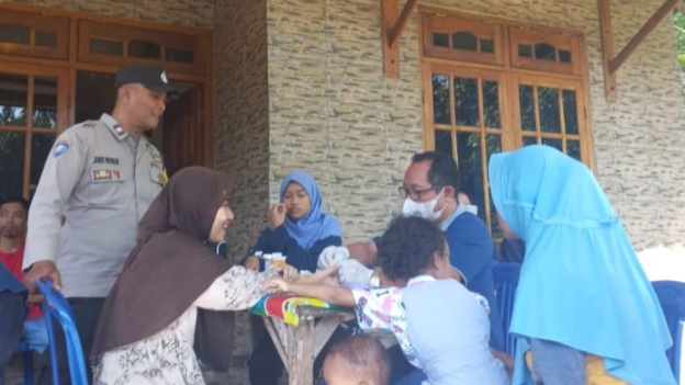 Bina Kedekatan Dengan Warga Bhabinkamtibmas Kutowinangun Kidul Hadiri Giat Posbindu Di Nanggulan