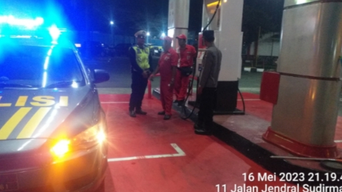 Antisipasi Kelangkaan BBM, Blue Light Patrol Polsek Tingkir Sambangi SPBU Payaman