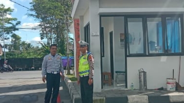 Cegah Gangguan Lalulintas, Anggota Polsek Tingkir Tingkatkan Koordinasi Dengan Petugas Terminal Salatiga
