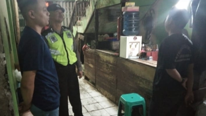 Patroli Polsek Tingkir Himbau Security Pasar Raya Salatiga Jaga Kewaspadaan Saat Bertugas