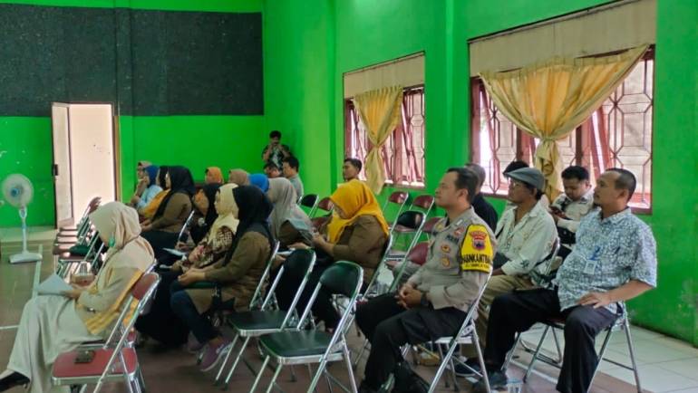 Bhabinkamtibmas Sidorejo Kidul Dukung Pelaksanaan Sosialisasi Kesehatan Oleh PMI