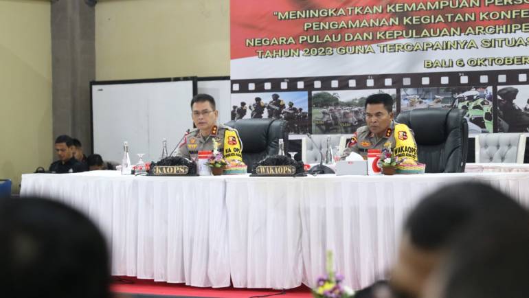 Kakorlantas Polri Bersama Kapolda Bali Laksanakan Tactical Floor Game (TFG) dalam KTT Archipelagic and Island State Forum