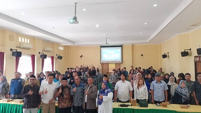 Bhabinkamtibmas Dukuh Ajak Peserta Seminar Nasional Di Kampus UIN 2 Salatiga Sukseskan Pemilu 2024