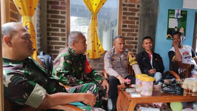 Sinergitas Polri dan TNI Sukseskan Pemilu 2024, Ajak Warga Ngentak Sukseskan Pemilu 2024