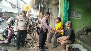 Jaga Kerukunan Sesama Penyedia Jasa Angkut Barang di Pasar Raya 1 Salatiga, Pesan Anggota Polsek Tingkir