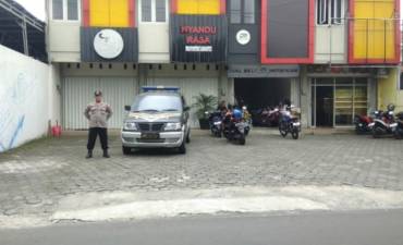 Cegah Gangguan Kamtibmas, Patroli Polsek Sidomukti Sambang ke Pertokoan Jalan Hasanudin
