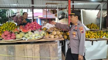 Cegah Peredaran Upal, Patroli Polsek Tingkir Himbau Pedagang Pasara Raya Salatiga Jeli Saat Menerima Uang