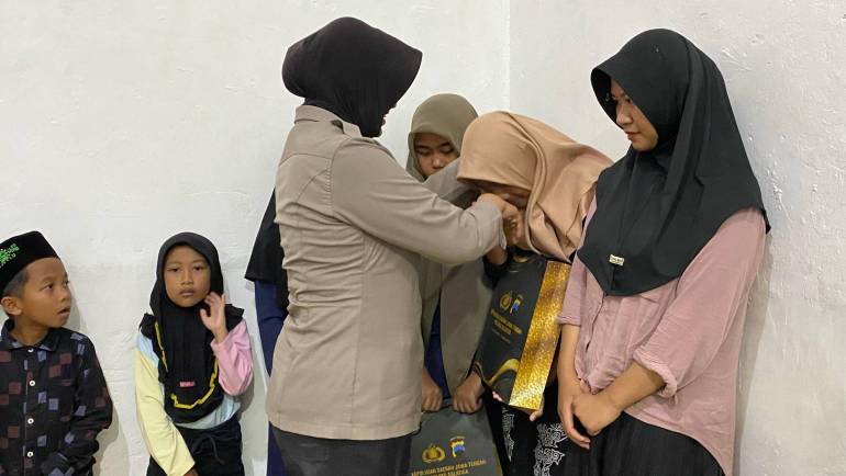 Kepedulian Kapolres Salatiga Kepada Anak – Anak Yatim